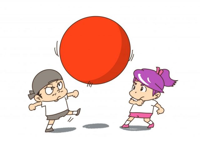 巨大ビーチボールリフティング